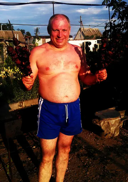 Я Олег, 62, из Луганска, ищу знакомства на одну ночь