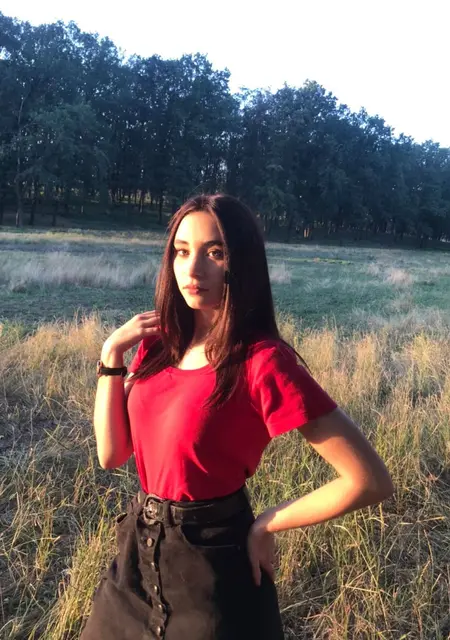 Я Анастасия, 23, знакомлюсь на одну ночь в Мариуполе