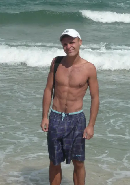 Я Serg, 37, из Чернигова, ищу знакомства без обязательств