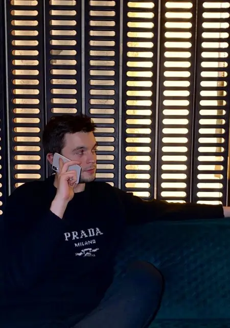 Георгий из Вены, мне 25, познакомлюсь без обязательств