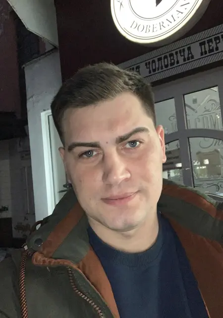 Никита из Черкасс, ищу на сайте знакомства на одну ночь