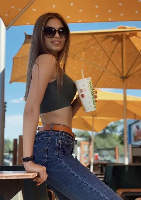 Алена з Мелітополя, мені 28 років, познайомлюсь для спілкування