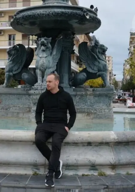 Я Tom, 23, знакомлюсь в Афинах