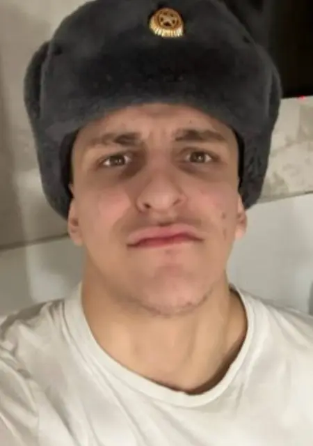 Я Даниил, 21, знакомлюсь для открытые отношения в Могилёве