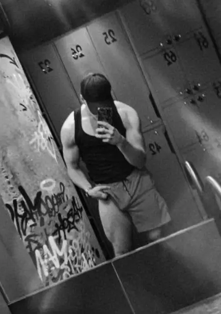 Алекс из Прилук, мне 24, познакомлюсь для приятного времяпровождения