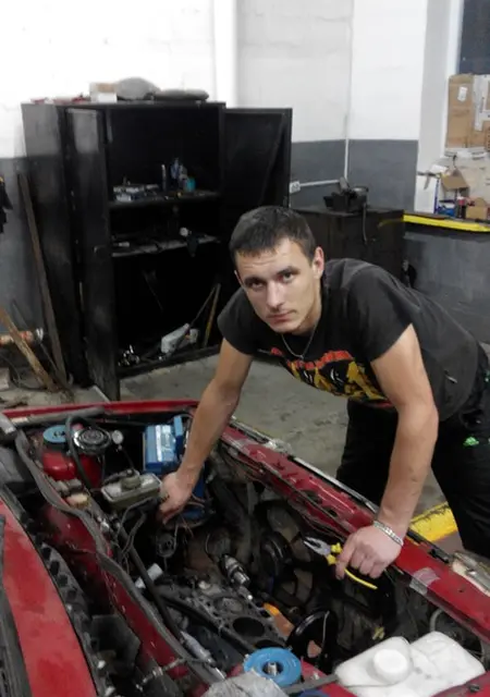 Рома из Житомира, ищу на сайте знакомства на одну ночь