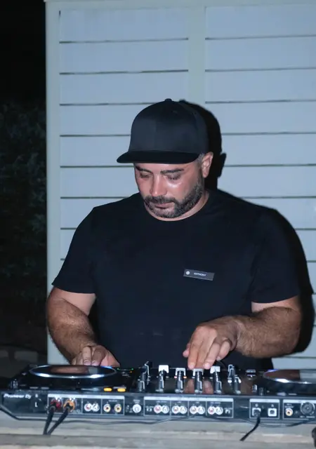 Thony из Кальяри, мне 35, познакомлюсь для вирта