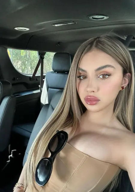 Gabriela de Madrid Centro, tengo 23 años, lista para conocer para conversación virtual
