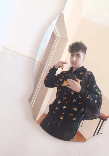 Я Жан Поль, 21 років з Чернівців, шукаю знайомство для спілкування