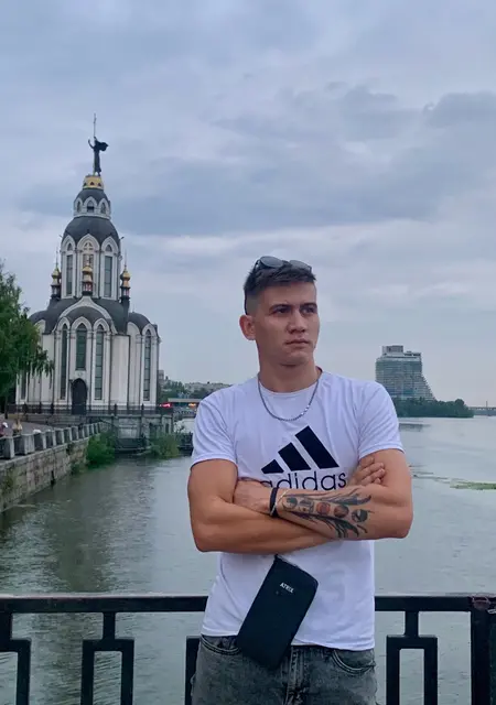 Евгений з Запоріжжя, шукаю на сайті постійні стосунки