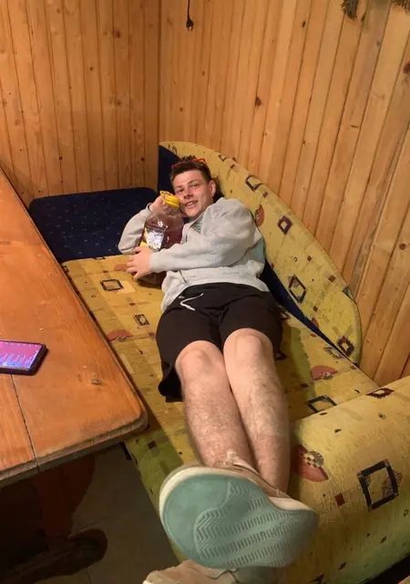 Руслан из Черновцов, мне 19, познакомлюсь для постоянных отношений