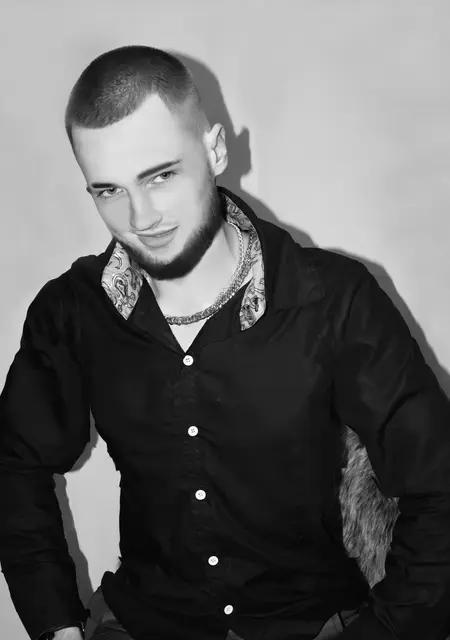 Я Радислав, 23, знакомлюсь без обязательств в Хмельницком