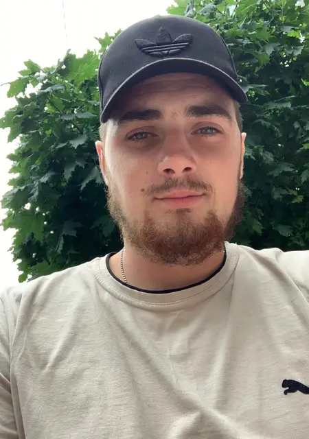 Євгеній з Черкас, шукаю на сайті спілкування