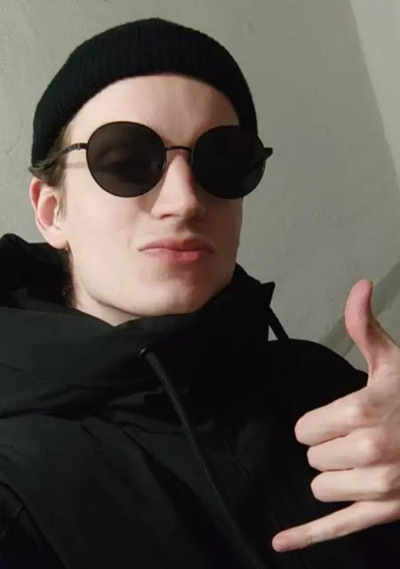 Владислав из Горишних Плавней, мне 27, познакомлюсь без обязательств