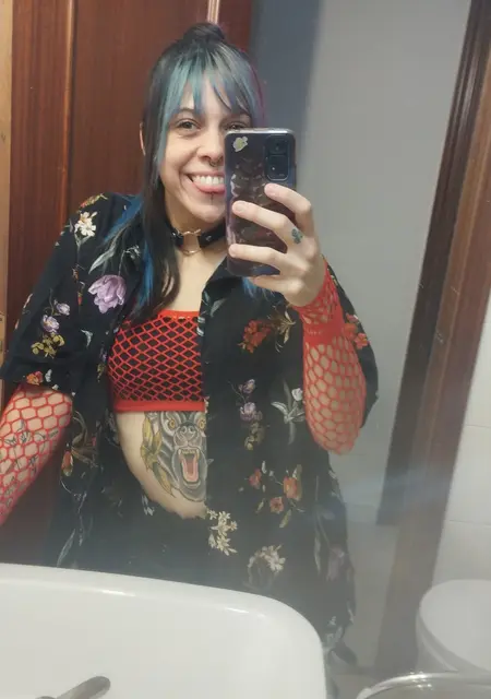 Blue из Мадрида, мне 32, познакомлюсь для общения