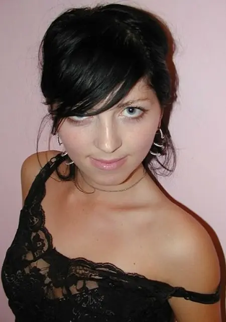 Алина из Луганска, ищу на сайте постоянные отношения