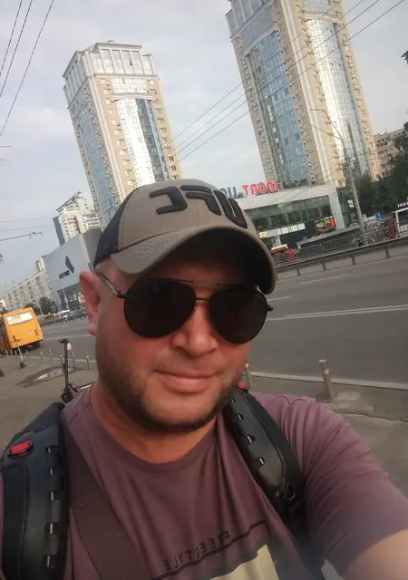 Я Дима, 45 років з Запоріжжя, шукаю знайомство для постійних стосунків