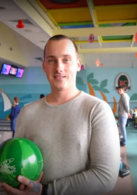 Я Denis, 34, из Чернигова, ищу знакомства без обязательств