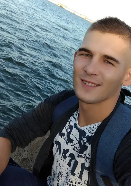 Я Евгений, 26, из Кривого Рога, ищу знакомства без обязательств