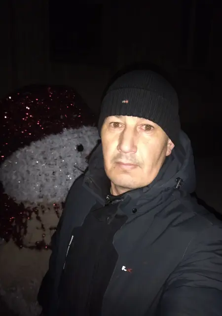 Вованчик из Ромни, мне 45, познакомлюсь без обязательств