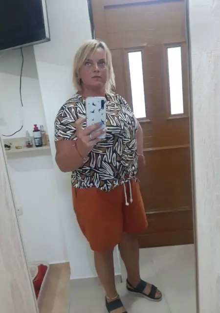 Я Елена, 44, знакомлюсь в Варшаве