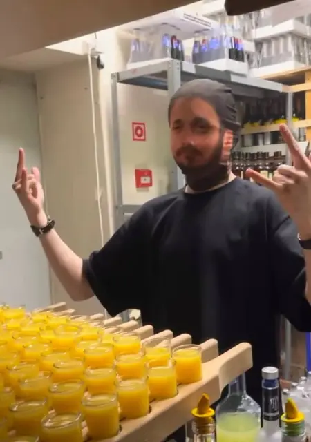 Я Иван, 18, из Вены, ищу знакомство для дружбы