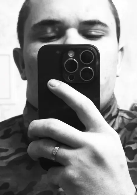 Я Костя, 19 років, знайомлюсь на одну ніч у Луганську