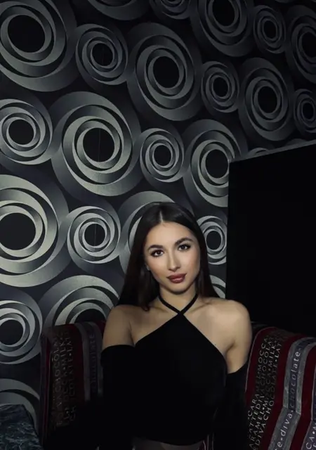 Я Дина, 19 років з Запоріжжя, шукаю знайомство для дружбы