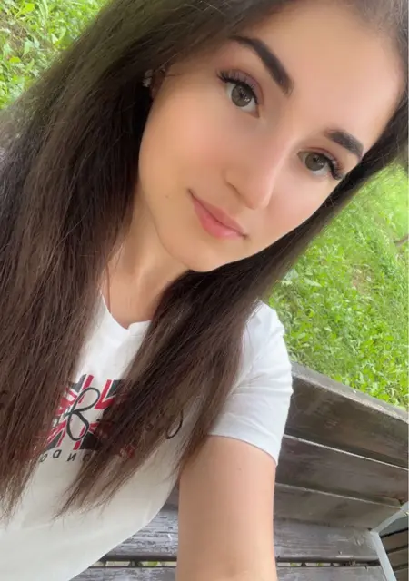 Polina из Ивано-Франковска, мне 24, познакомлюсь для постоянных отношений