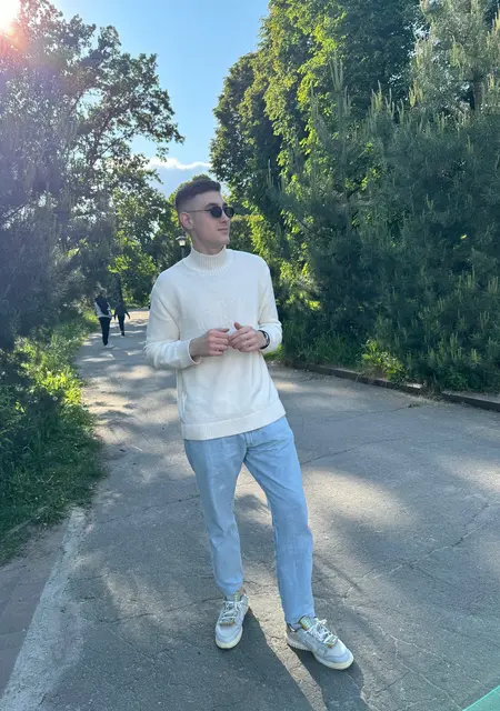 Я Вова, 21 років з Житомира, шукаю знайомства на одну ніч