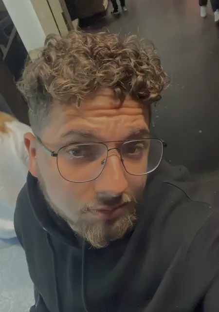 Cristian de San Cristóbal de La Laguna, tengo 22 años, listo para conocer para chatear