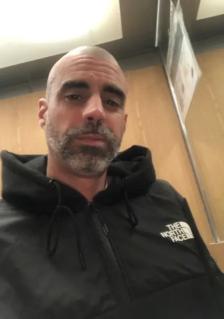 Soy Flk, 39 años de Alicante, busco conocer gente para relación sin ataduras