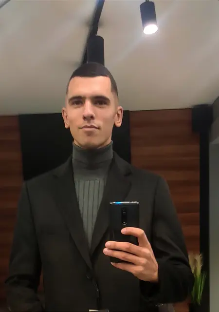 Я Андрій, 25 років з Львова, шукаю знайомство для спільних подорожей