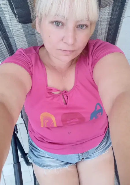 Ирина из Славянска, мне 40, познакомлюсь для постоянных отношений