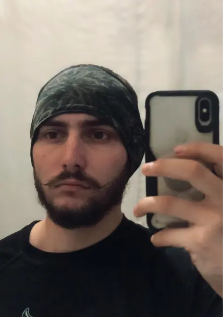 Я Den, 22, из Покровского, ищу знакомства на одну ночь