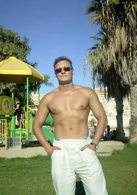 Дмитрий из Днепра, ищу на сайте приятное времяпровождение