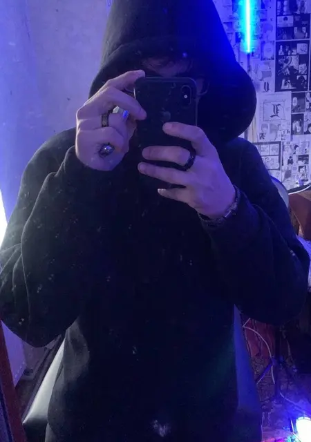 Я Коля, 21 років з Одеси, шукаю знайомство для спілкування