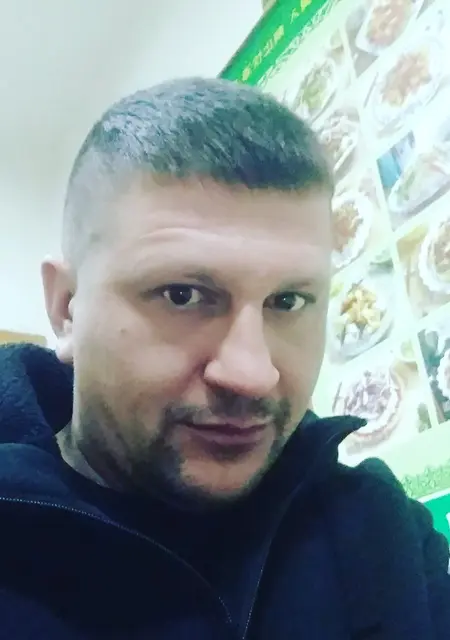 Я Виктор, 43 років, знайомлюсь без зобов'язань у Нікополі