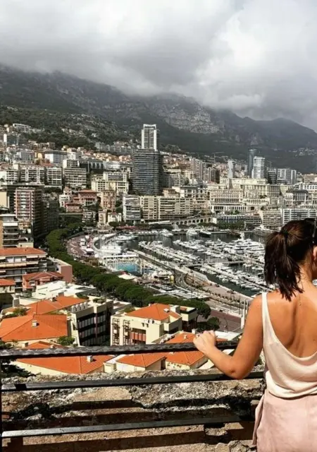 Dine из Берлина