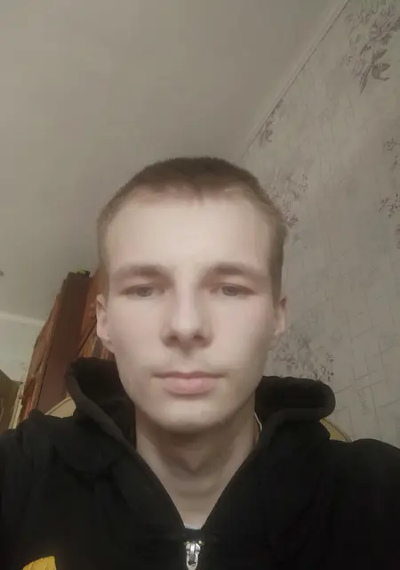Я Кирил, 21 років, знайомлюсь для постійних стосунків у Кривому Розі