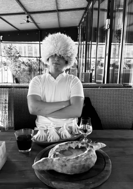 Я Егор, 18 років, знайомлюсь без зобов'язань у Ужгород