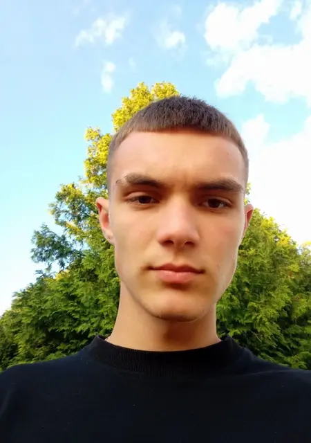 Taras из Ивано-Франковска, мне 25, познакомлюсь на одну ночь