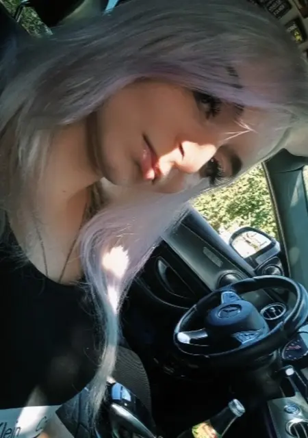 Я София, 18 років, знайомлюсь на одну ніч у Луганську