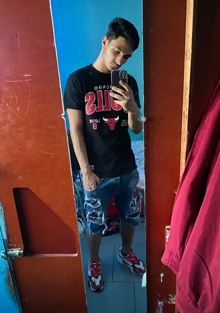 Nito Perez de Las Palmas de Gran Canaria, busco en el sitio lío de una noche