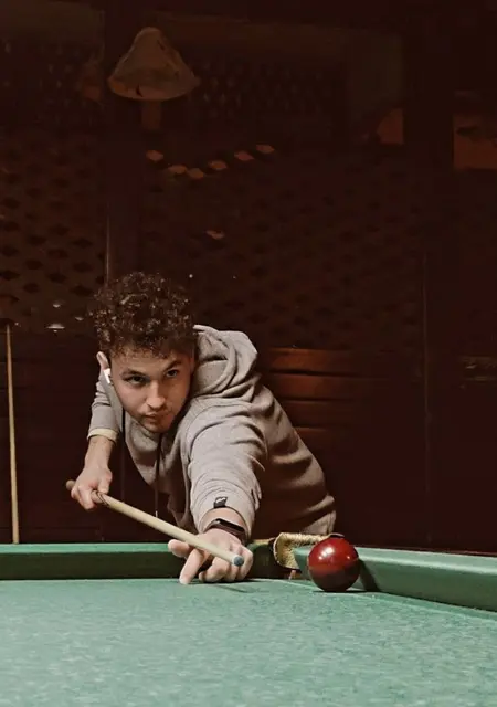 Я Кирил, 21, из Луцка, ищу знакомство для постоянных отношений