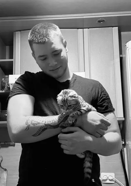 Я Дмитро, 19 років, знайомлюсь для спілкування у Чернігові