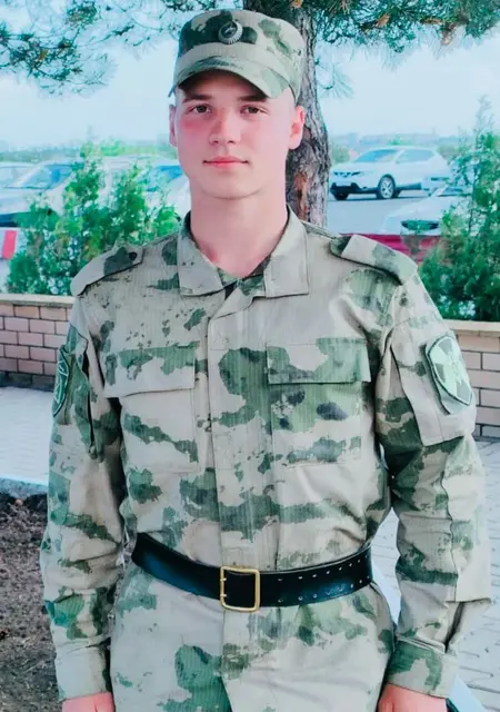 Stud з Макіївки, мені 21 років, познайомлюсь для спілкування