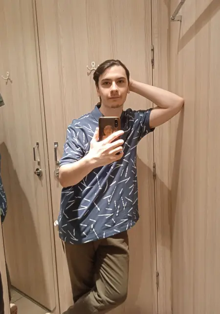 Я Артём, 19 років з Харкова, шукаю знайомства на одну ніч