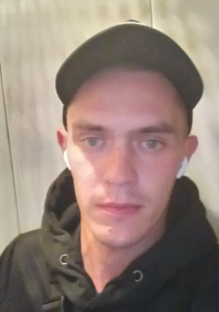 Я Дима, 28 років, знайомлюсь для спілкування у Новопскове