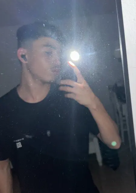 Elia из Тель-авива, мне 19, познакомлюсь на одну ночь